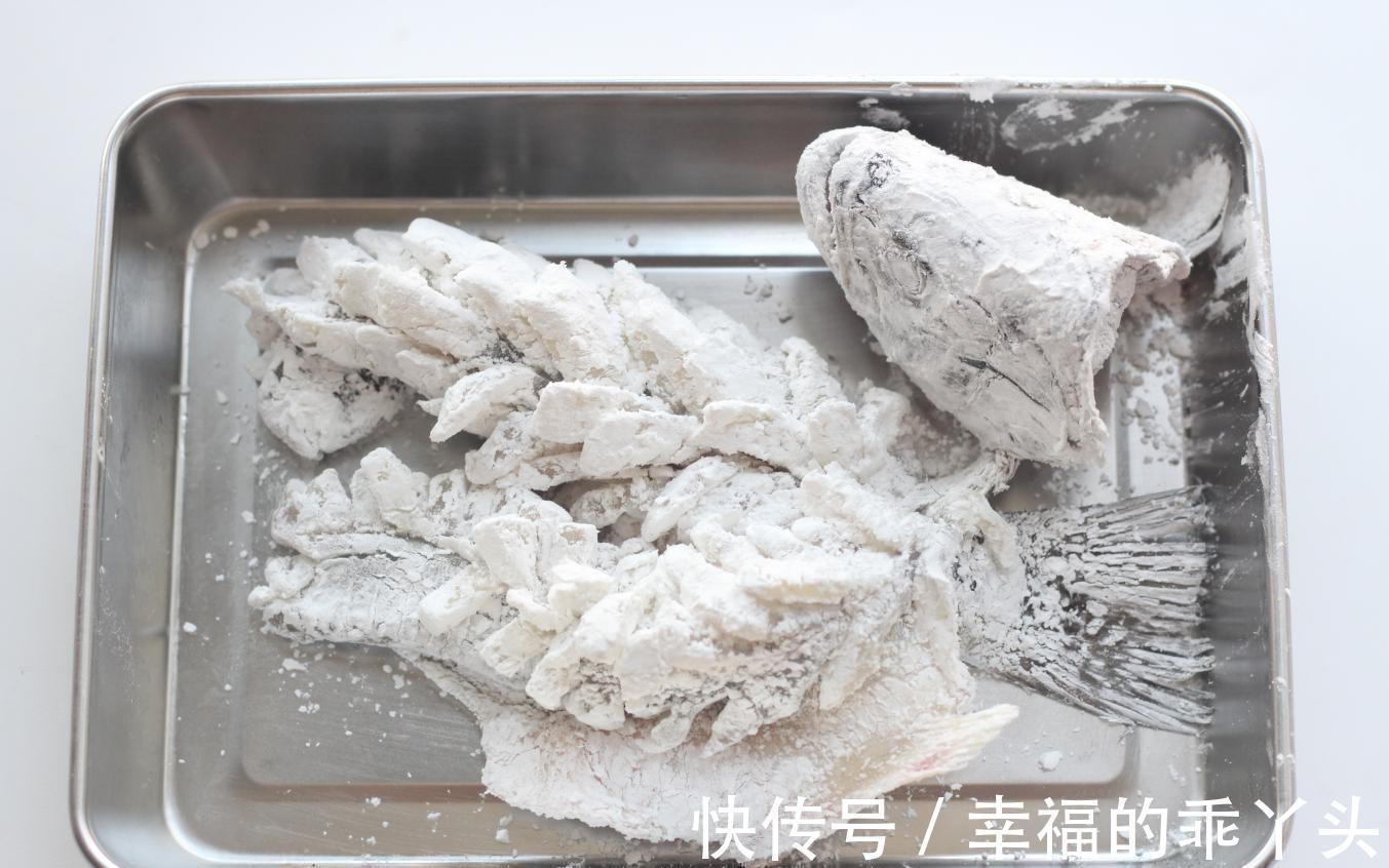 自制松子鲈鱼，自己做一点也不难，酸甜鲜美，香脆可口