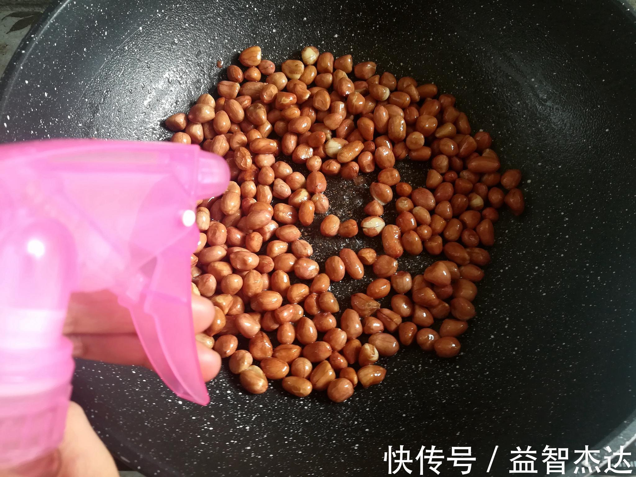炒花生米|炒花生米用哪种油大厨用对了,花生不吃油,放一个星期嘎嘣脆