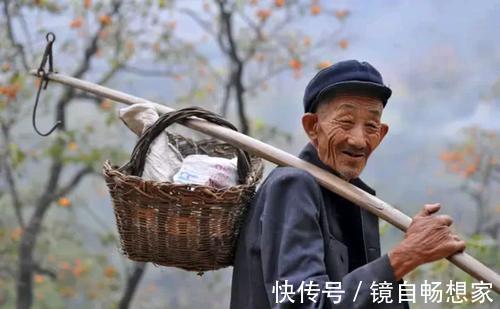 瓜子|过50岁后的人,少吃瓜子花生多吃3类美食,胜过大鱼大肉