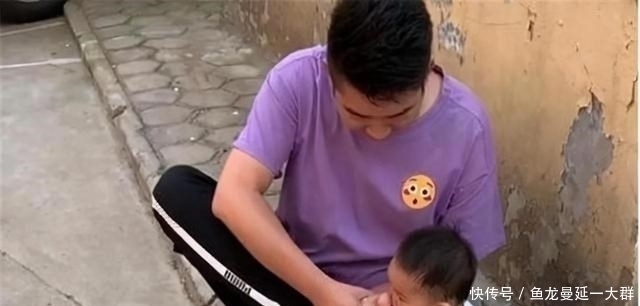 脚丫子|“不靠谱舅舅”带娃走红,伸臭脚丫把外甥女熏跑,网友:正月去剃头