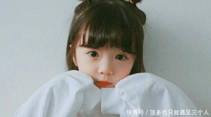 玩耍|有的孩子吃饭时玩耍,如果父母的劝告,他不听可以不去理他