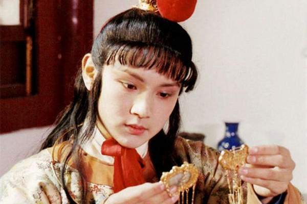 冷香丸@贾宝玉用天价药方,打脸宝钗:钓金龟婿的金玉良缘,竟是薛家谎言