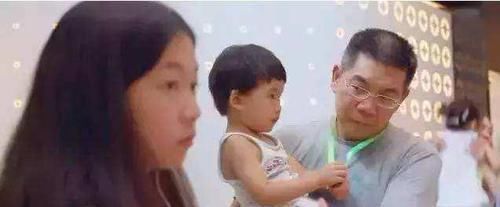 二胎|“自己生得自己养”,23岁大学生拒绝抚养弟弟,被父母告上法庭