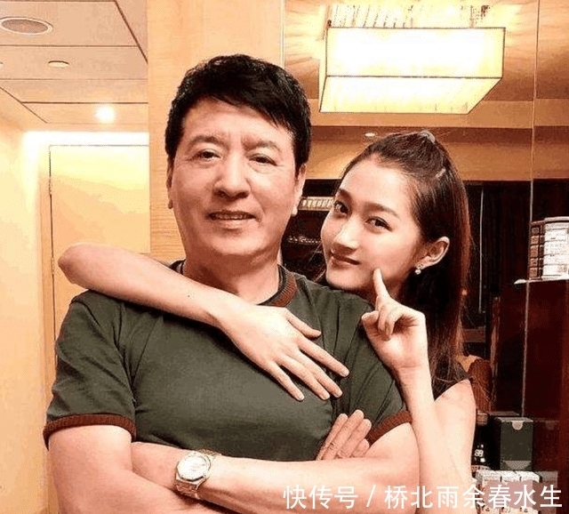 宠爱|转账爸爸”走红,隔着屏幕都感觉到了满满的宠爱,网友却在骂他们