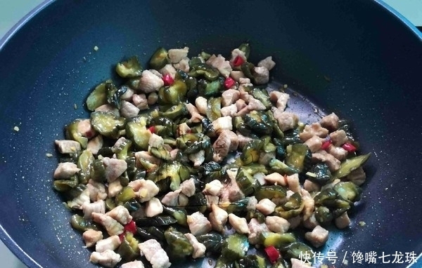 毛豆炒肉末,颜色鲜绿又香又嫩,超好吃的下饭菜,拯救你的食欲