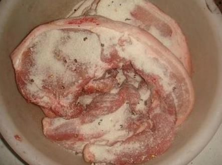 猪肉|腊肉炒好嚼不动？下锅前多做2步，腊肉炒好又香又好嚼，不腻口