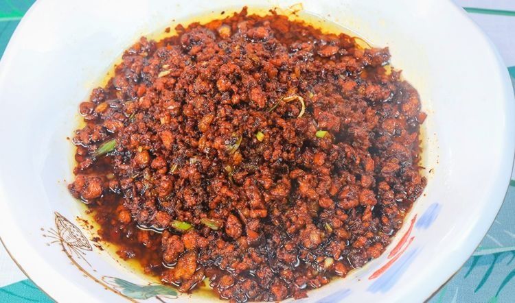 想吃杂酱面不用下馆子了，厨师长教你在家做烧杂酱，方法简单易学