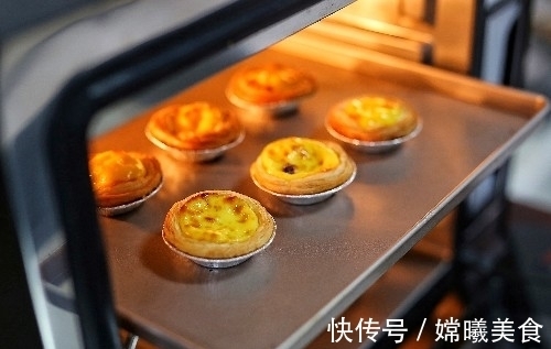 2个鸡蛋加点牛奶，教你自制懒人蛋挞，外酥内嫩，味道秒杀kfc