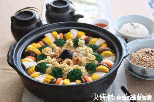 涌泉穴|98岁老人身体年轻如40,秘诀则是不失眠睡得香,只因爱吃这1酸