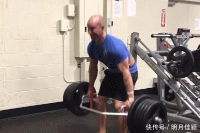 爱好者|作为健身爱好者别说你不会做硬拉,4种典型的硬拉你要好好了解下