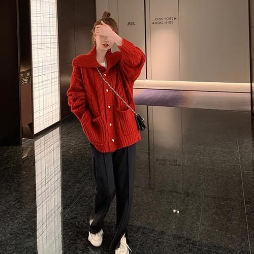 2021年的新年毛衣，这样穿就很美！