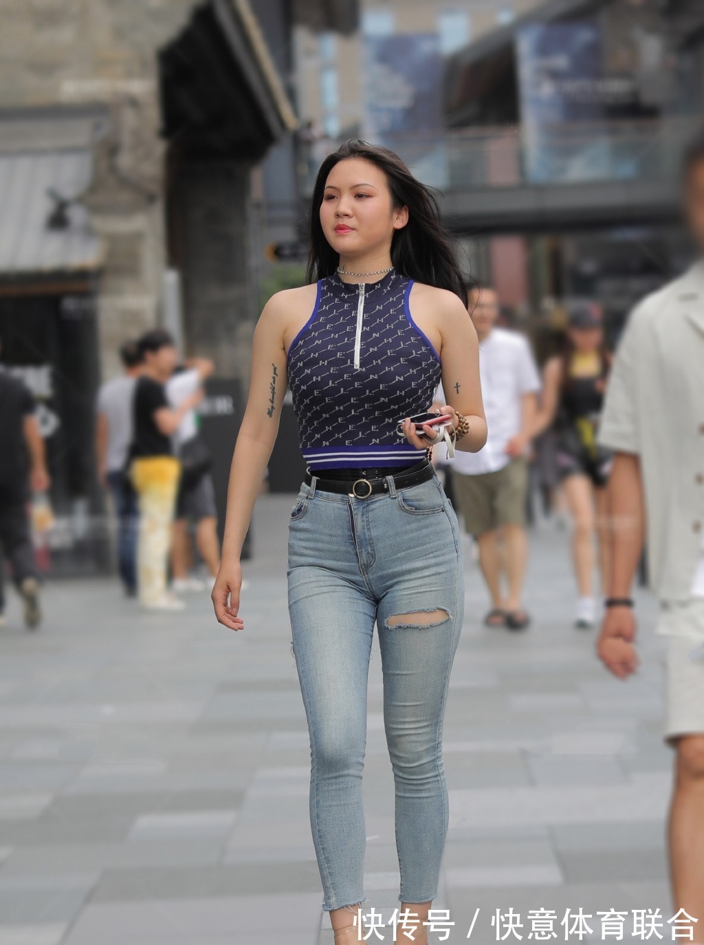 小知识 腿上赘肉太多,紧身牛仔裤都被“撑破”,再不减肥脱都脱不下来!