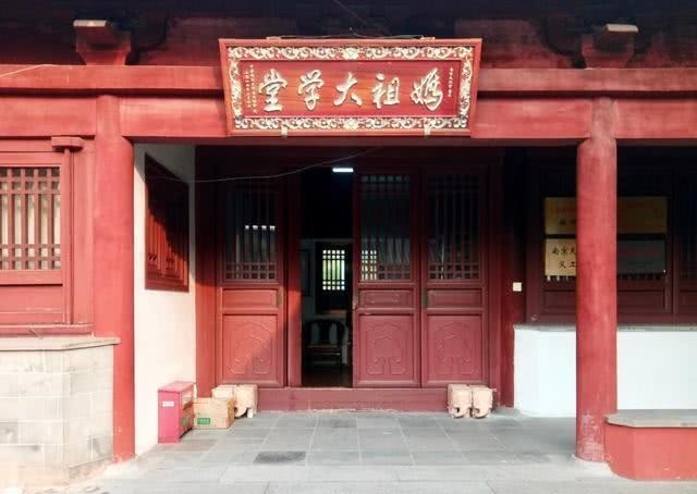 这里是郑和下西洋必去之地，海内外体制最高的官方建筑，信徒无数