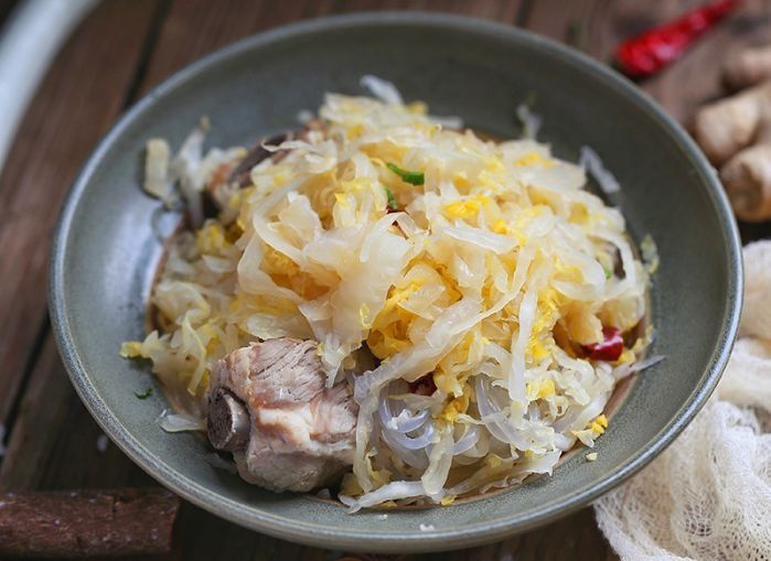 教你在家腌酸菜，省力又不占地方，一次腌10罐都嫌少，咋做都好吃