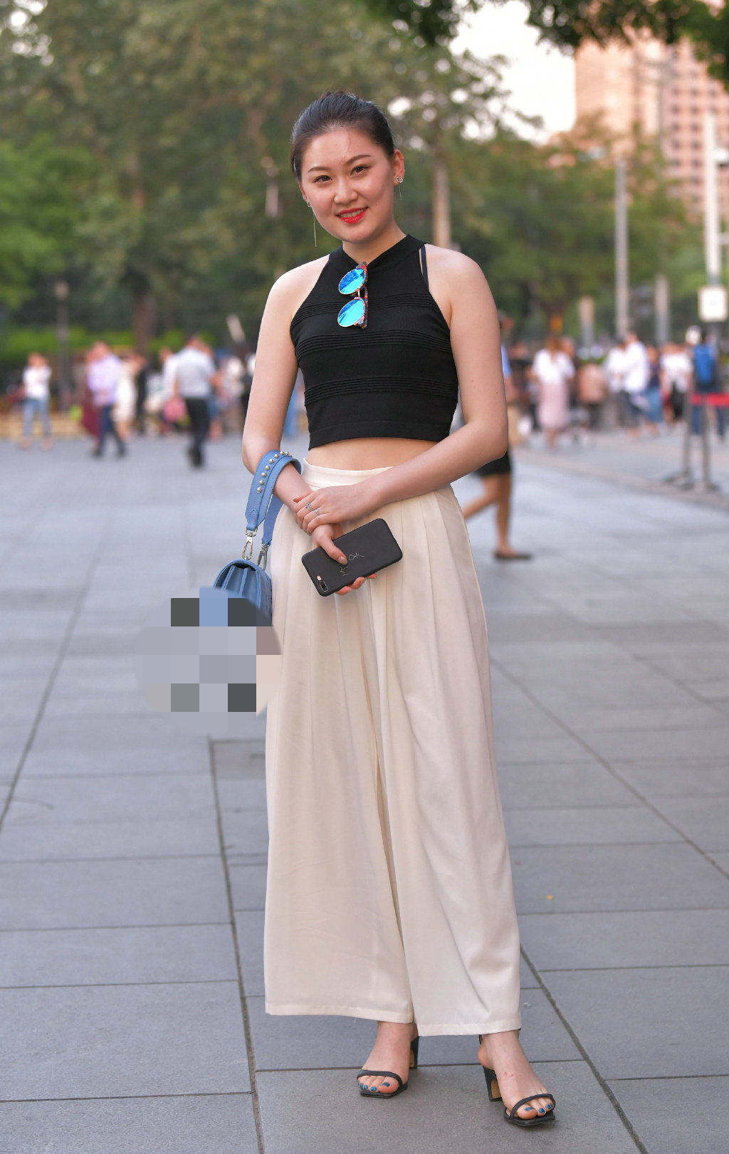 小姐姐|很有气质的阔腿裤小姐姐 ,完美的将身材修饰性感