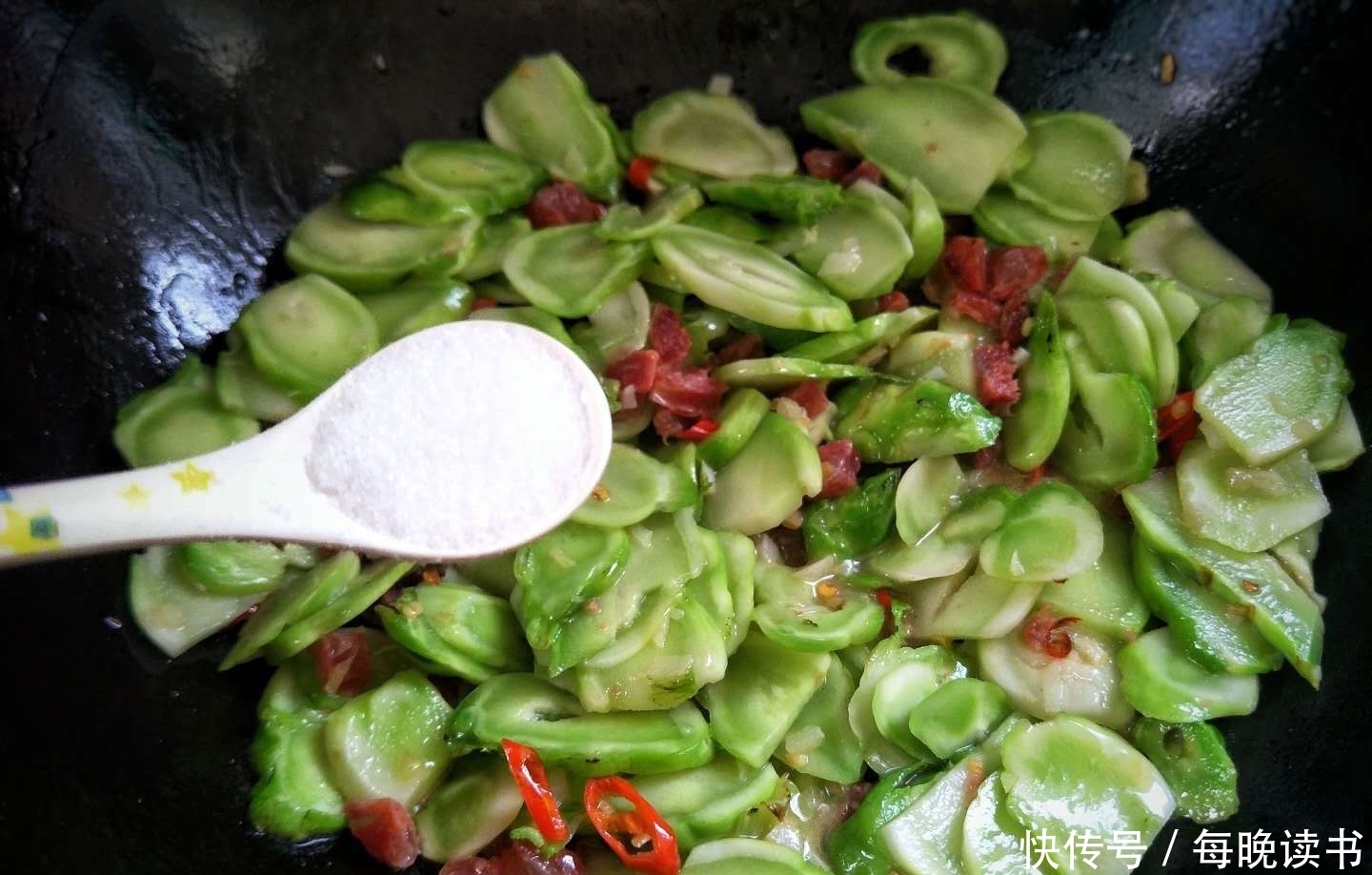 这菜是南方人的最爱,遇见就买,钙是鸡蛋的5倍,4月再不吃就老了