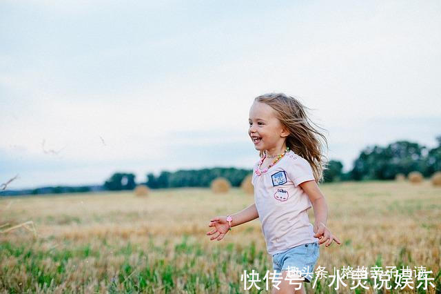 警察叔叔|走丢的4岁萌娃带警察回家,一句“我渴,想喝可乐”露馅了