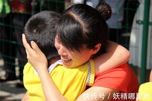 讲道理|孩子发脾气,哭闹时,家长最好的方式不是讲道理,这样做才更有效