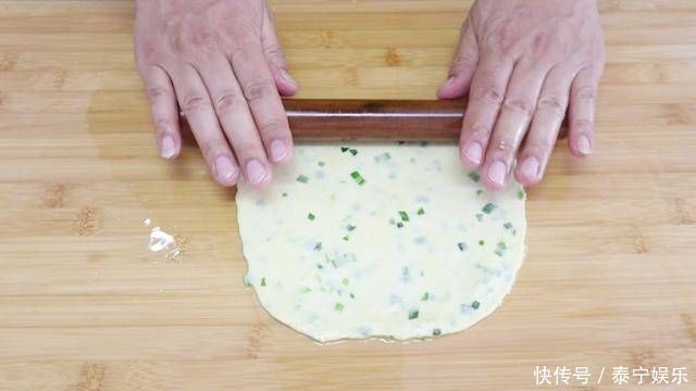 外婆用了40年烙饼做法,柔软多层,凉了不发硬,学会给家人露一手