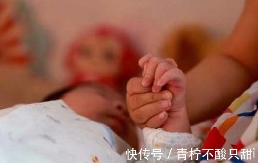 新生儿|宝宝出生三天无法睁开眼睛,医生检查后,怒斥家人无知!