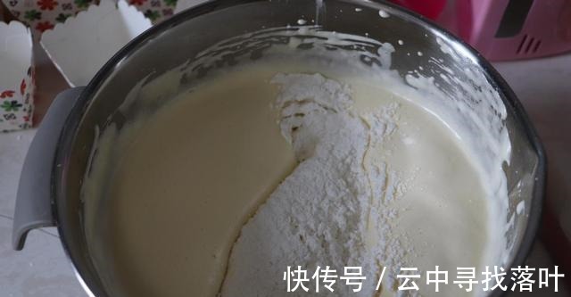 无盐黄油|奥利奥夹心纸杯蛋糕家庭版做法，好吃可口，几分钟就能学会！