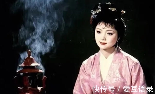 黛玉&林黛玉目无下尘是轻狂?接过丫鬟的漱口茶:俗香浸染,凤凰变成鸡