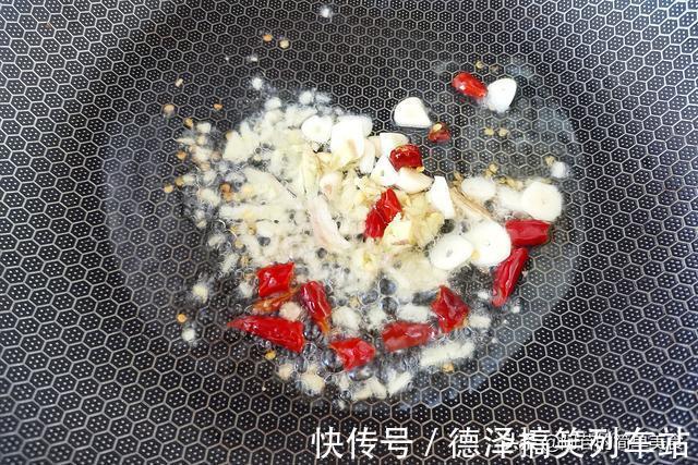 下饭|豆腐丝配娃娃菜,吃起来有嚼劲,味道也不错,很下饭
