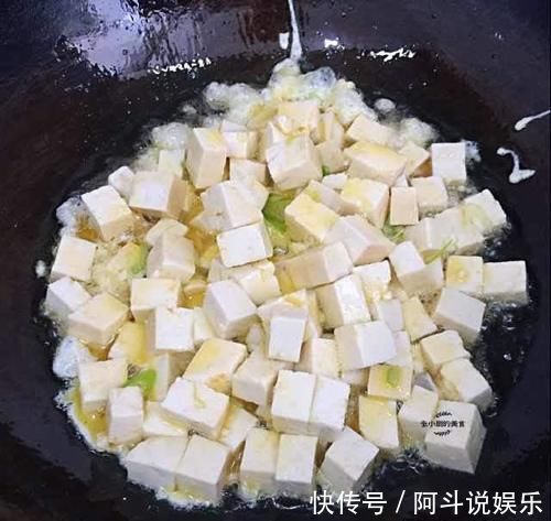 炒菜|炒菜时老是粘锅怎么办？大厨教你这一招，保证以后再也不粘锅了！