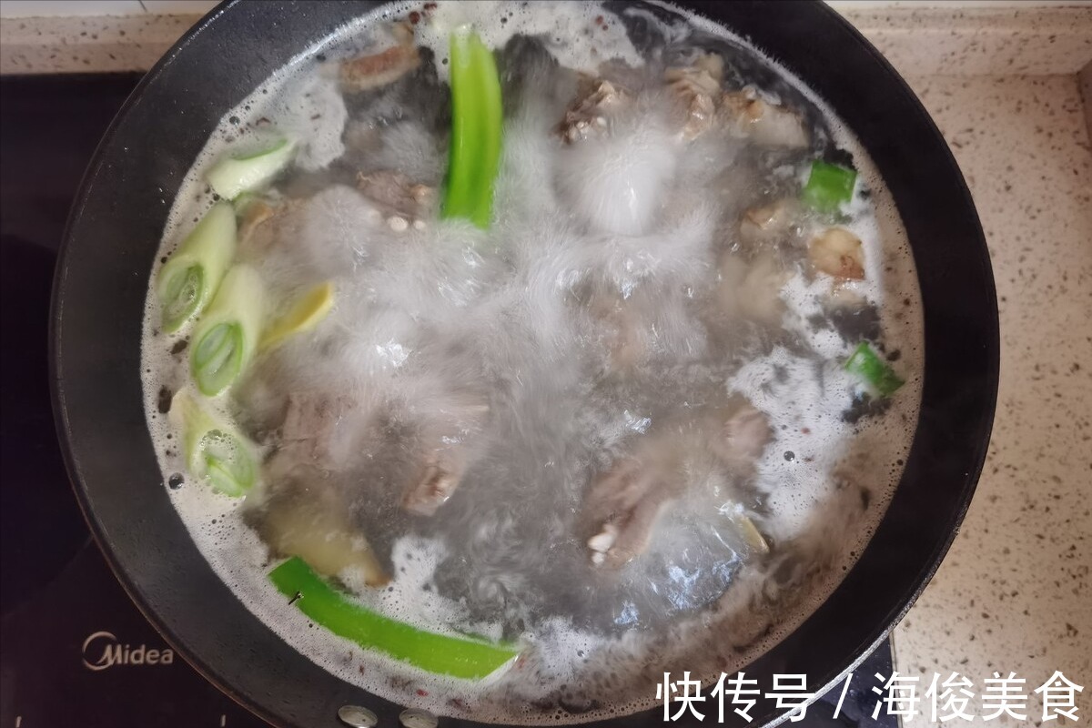多喝|夏天多喝羊汤有好处,炖羊肉时,调料只需这5样,羊汤鲜美无膻味