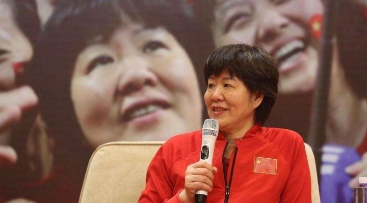 国乒队|郎平卸任后意外曝光退休薪资?难怪刘国梁如此豪横,受人喜爱!