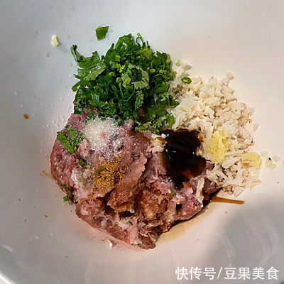 荸荠|馄饨两吃——酸辣馄饨（抄手）、原汤馄饨