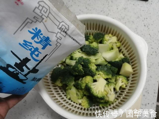 营养成分|西兰花怎么炒才清脆鲜嫩掌握这几点，西兰花色泽碧绿，原汁原味