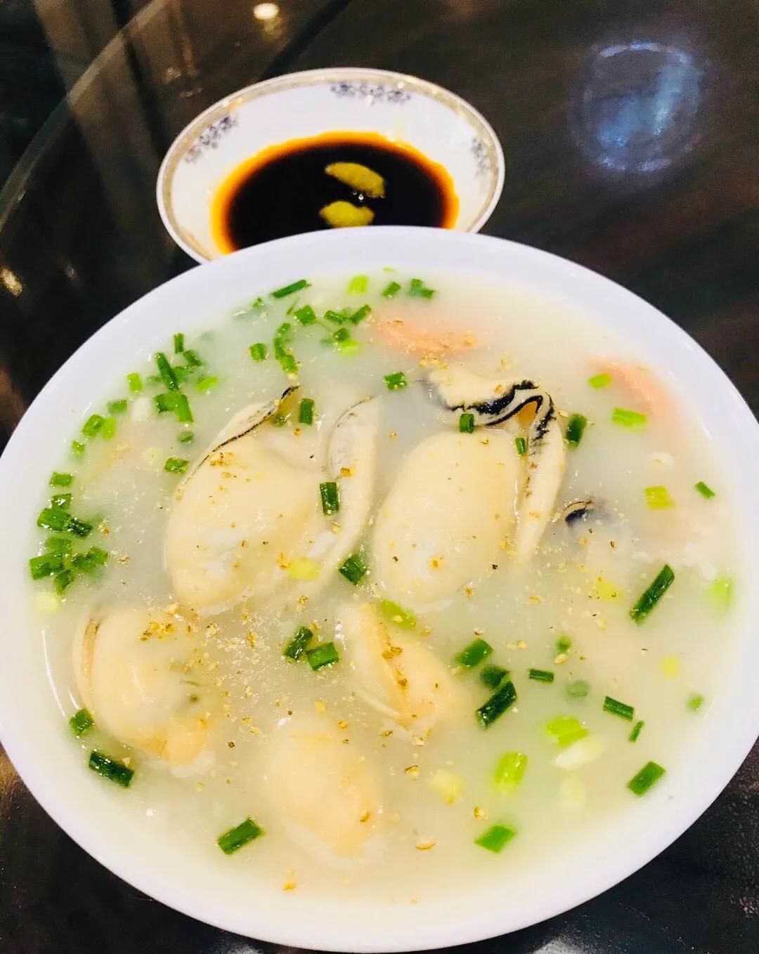 吃生蚝就得按桶算,4种做法天天不重样,最后一种我吃宵夜必点