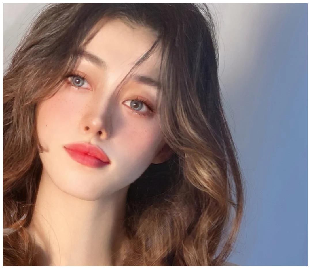 判断美女的标准从来不是肤色，而是这些方面，第二个很少有人知道