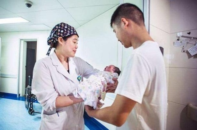 拍手叫好|父亲姓“日”,母亲不愿孩子随父姓,爷爷随口取名全家人赞不绝口