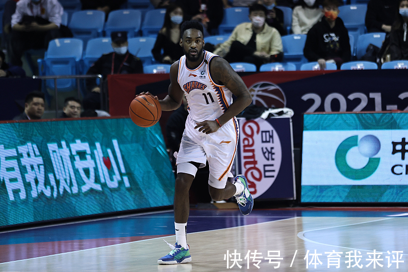 李春江|上海男篮动态:双外援出征第三阶段,郭昊文受伤,李春江召集新星
