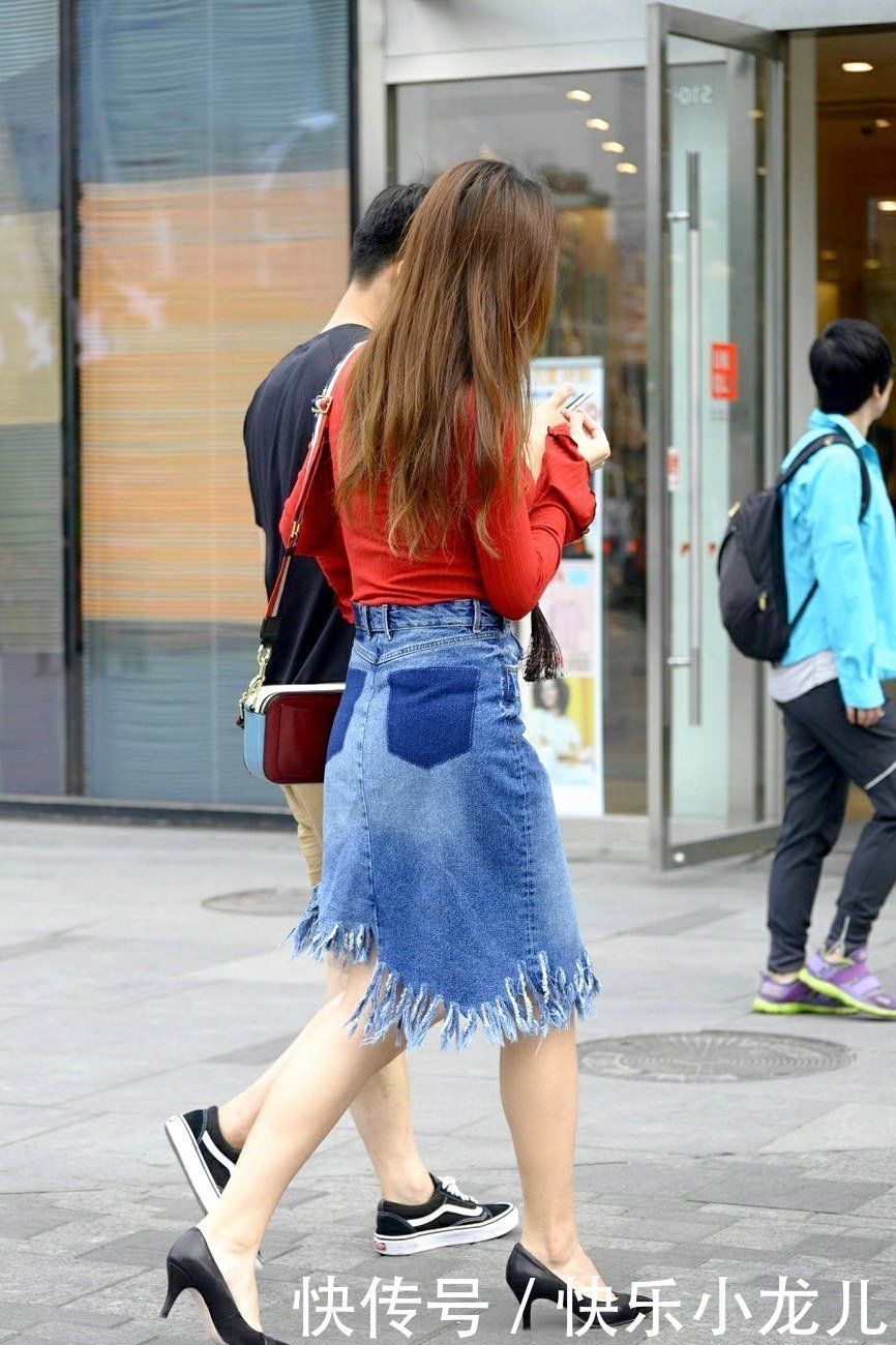 优雅|毛边牛仔高腰裙,尽显优雅又迷人