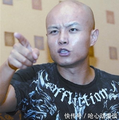 主持人|46岁乐嘉近照曝光，从金牌主持到街头上演，乐嘉是如何跌下神坛的