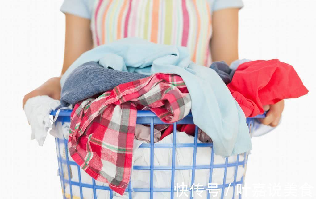 “洗衣液”和“洗衣粉”哪个好以前不了解,难怪洗衣效果不好