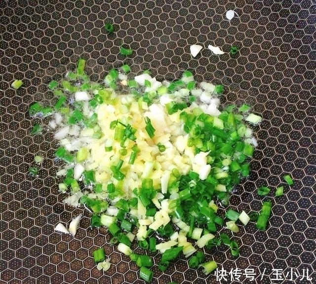 豆腐鱼好吃又有营养，吃了更聪明，和豆腐一起搭配，开胃又下饭