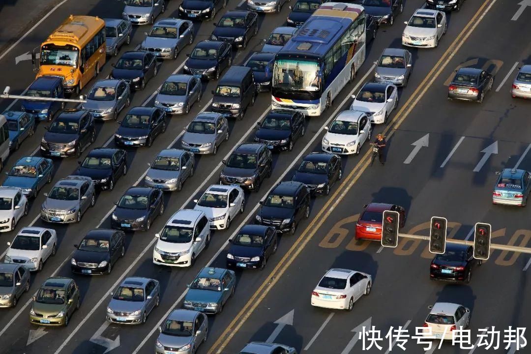 v2x|体验高合汽车「5G+V2X」，浅谈未来智能交通