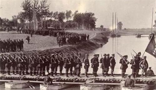 样子|这才是真实清军，现代化的样子让人难以置信，网友大呼：这不可能