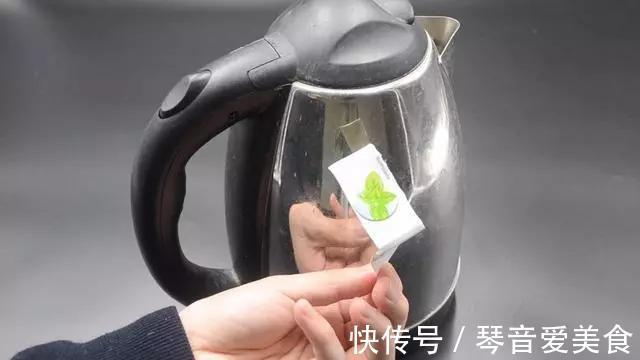 厨房|用完的牙膏管别扔掉,放在厨房一年能省不少钱,邻居见了纷纷学