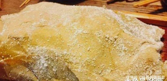 盐焗鸡|自制“盐焗鸡”,不用加一滴水,只需要这样做,肉质鲜滑入味!