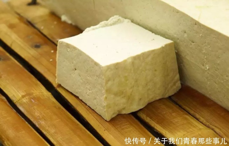 上当|买豆腐时,这3种白送都不能要,老板宁愿扔掉也不吃,别再上当了