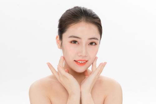 好皮肤都是养出来的？每天做好6点，色斑或可慢慢消，气色好