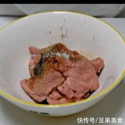 馅饼|#夏日开胃餐#10分钟快手早餐之薄皮大馅饼