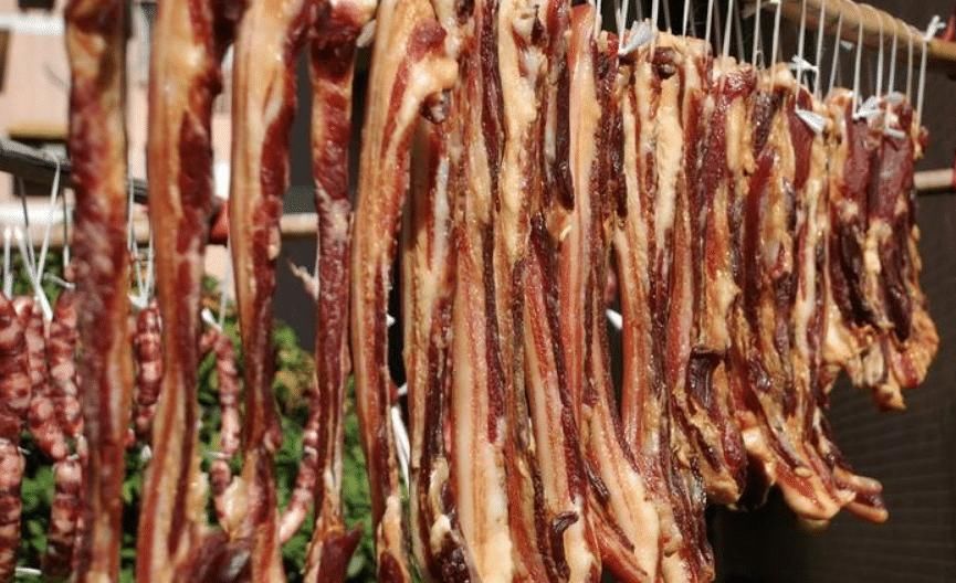  城里人|吃不完的腊肉，不要直接放冰箱，教您一招，腊肉放一年都不坏