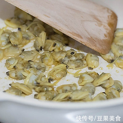 复赛|#圣迪乐鲜蛋杯复赛# 韭菜炒花甲