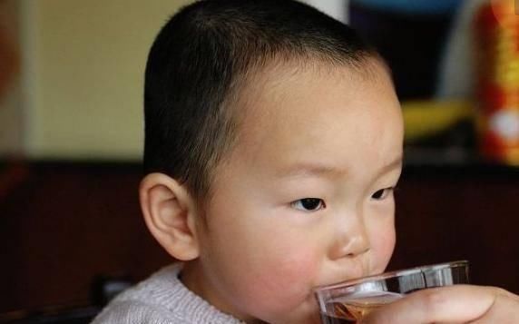 辅食|娃每次只吃婆婆熬的粥,宝妈偷尝后大发雷霆这种东西怎么能吃